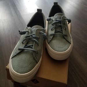 Sperry Women's Crest Vibe Blue Textured Denim Sneakers